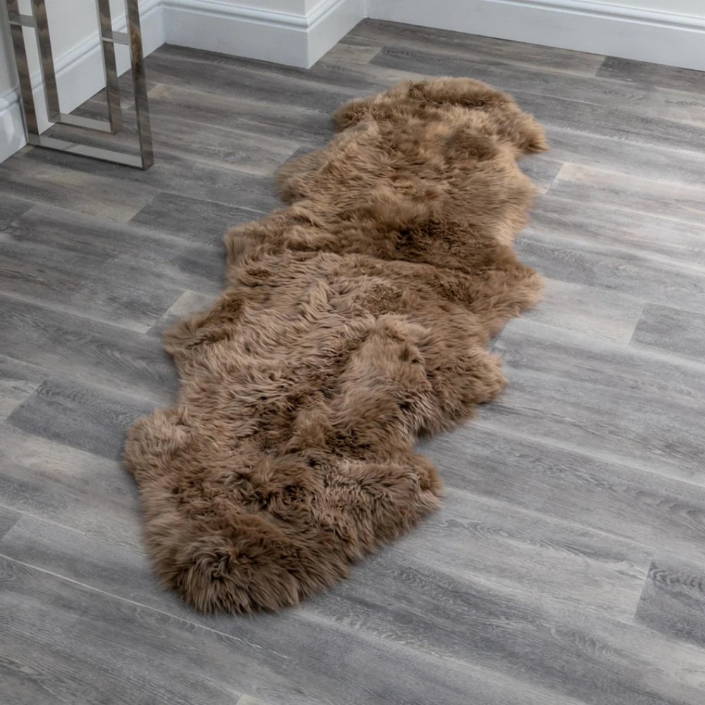 Loburn New Zealand Sheepskin Rug in Light Brown